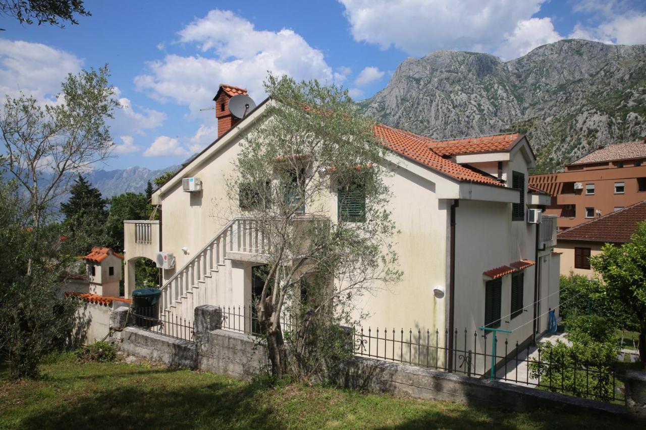 Apartmani Dijana 2 Kotor Exteriör bild