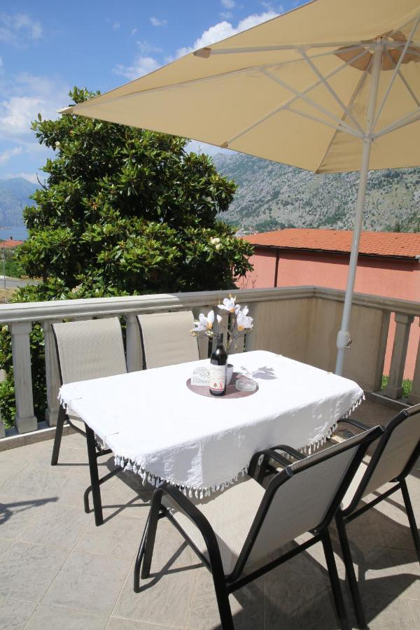 Apartmani Dijana 2 Kotor Exteriör bild