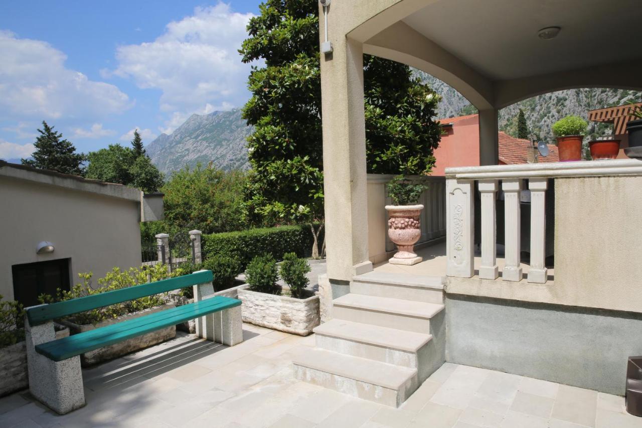 Apartmani Dijana 2 Kotor Exteriör bild